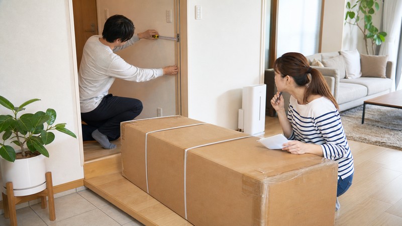 Indoorplusのデメリットや注意点をメモしながら確認するイメージ