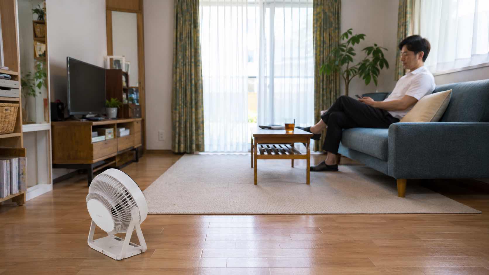 折りたたみ扇風機の風量が広い部屋では物足りない場合があるイメージ